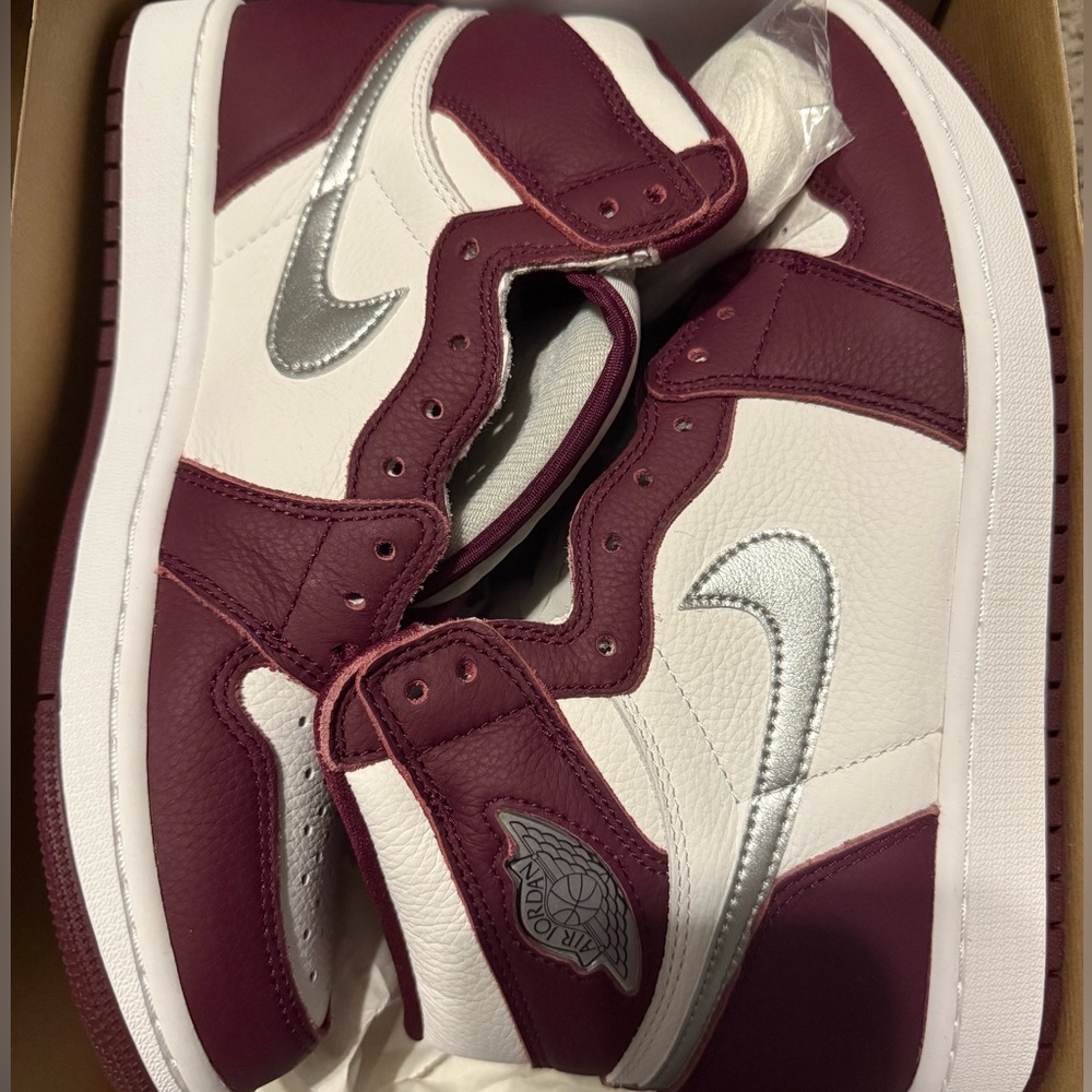 Jordan 1 Retro High OG Bordeaux
